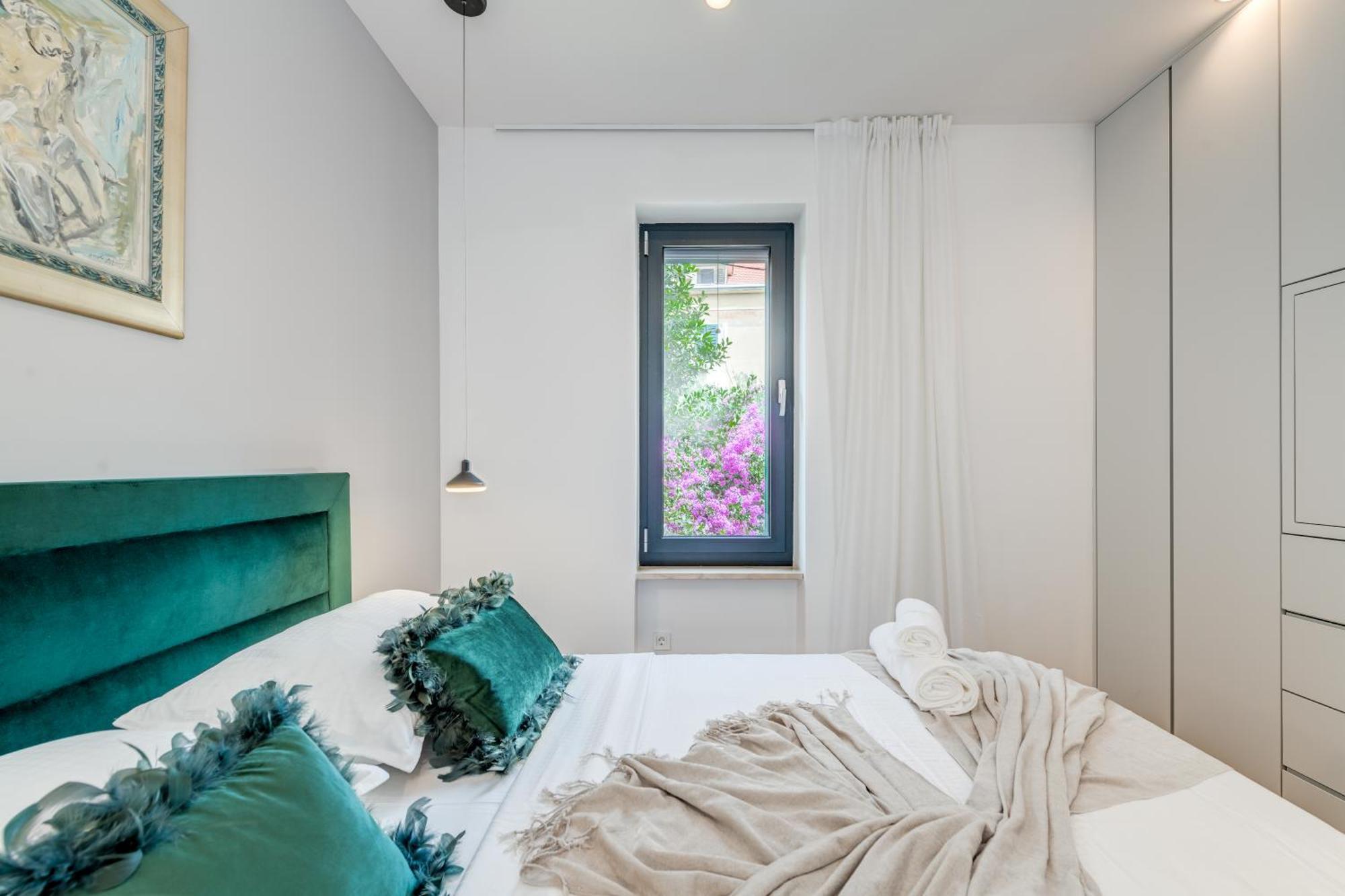 Top Location! Spacious Lux Apartment -5 Min From Beach & Centre Split Bagian luar foto
