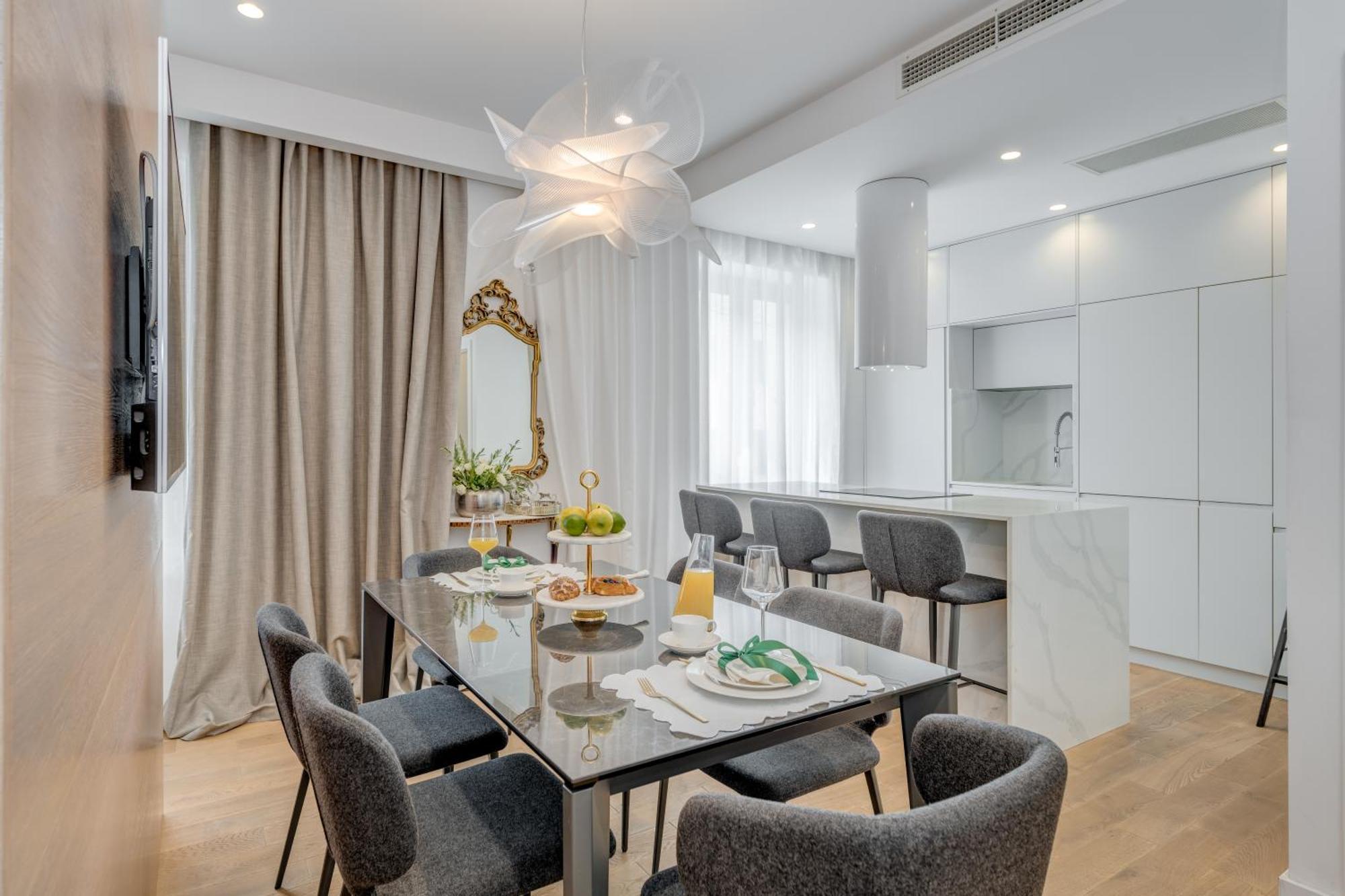 Top Location! Spacious Lux Apartment -5 Min From Beach & Centre Split Bagian luar foto