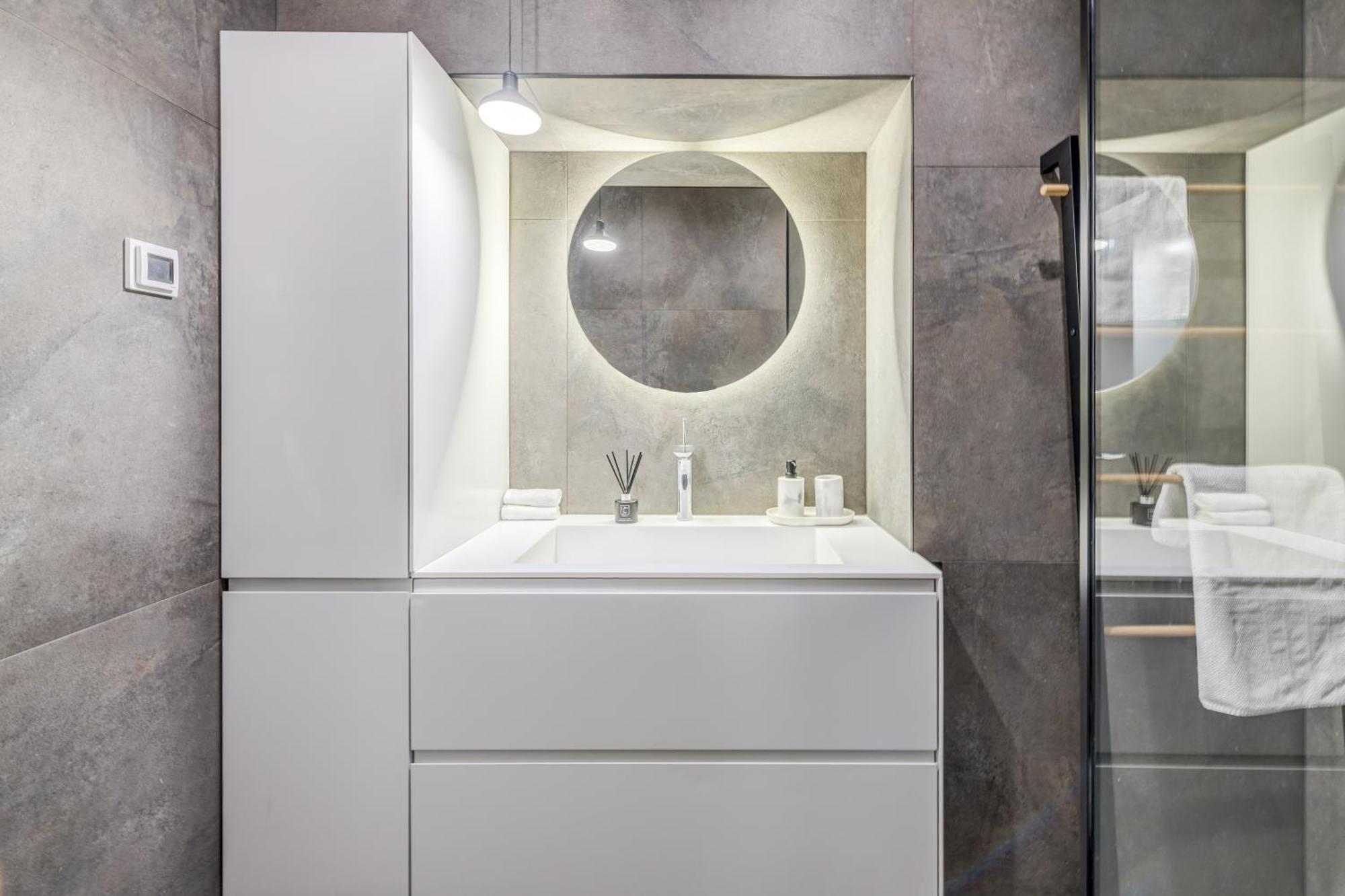 Top Location! Spacious Lux Apartment -5 Min From Beach & Centre Split Bagian luar foto