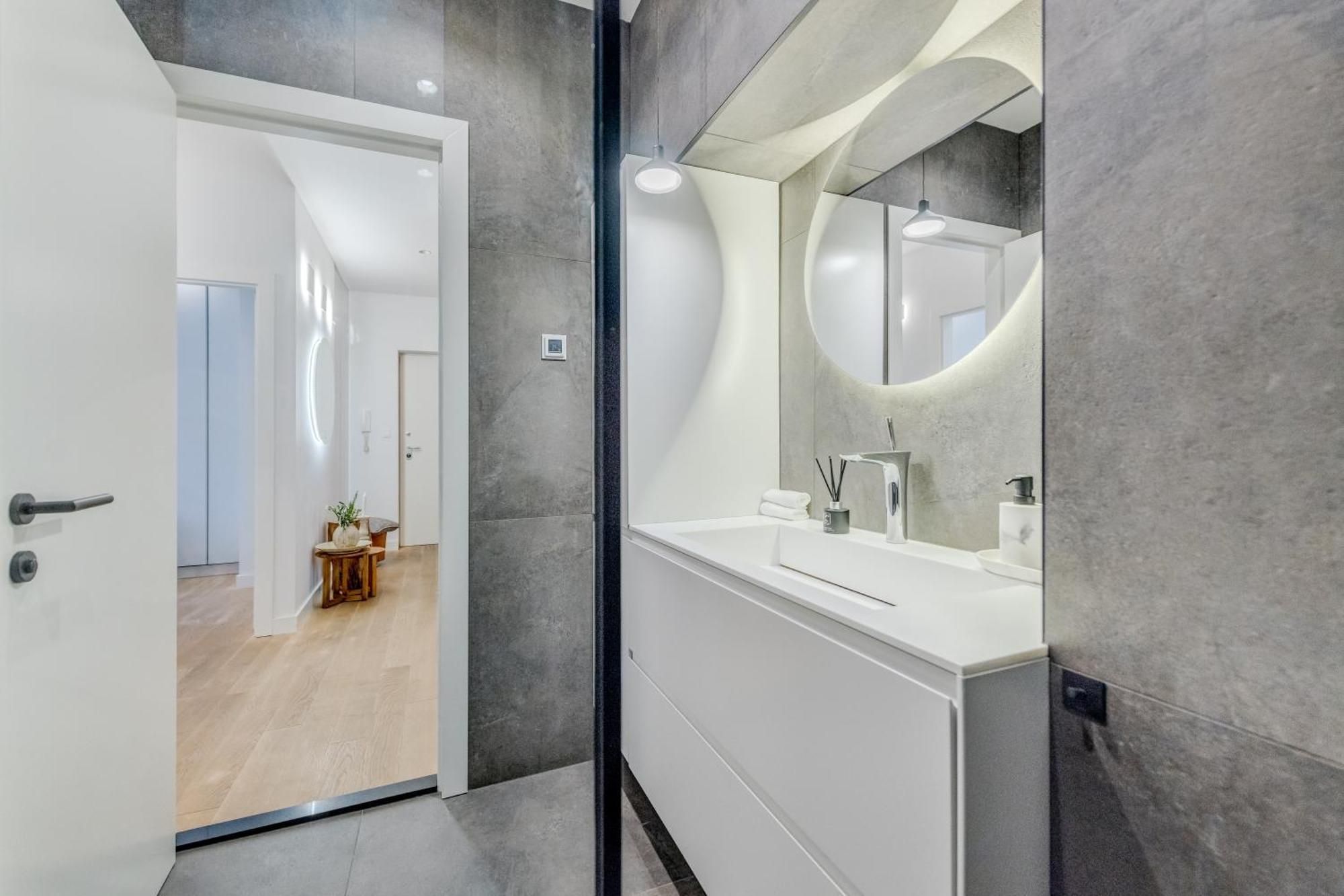 Top Location! Spacious Lux Apartment -5 Min From Beach & Centre Split Bagian luar foto