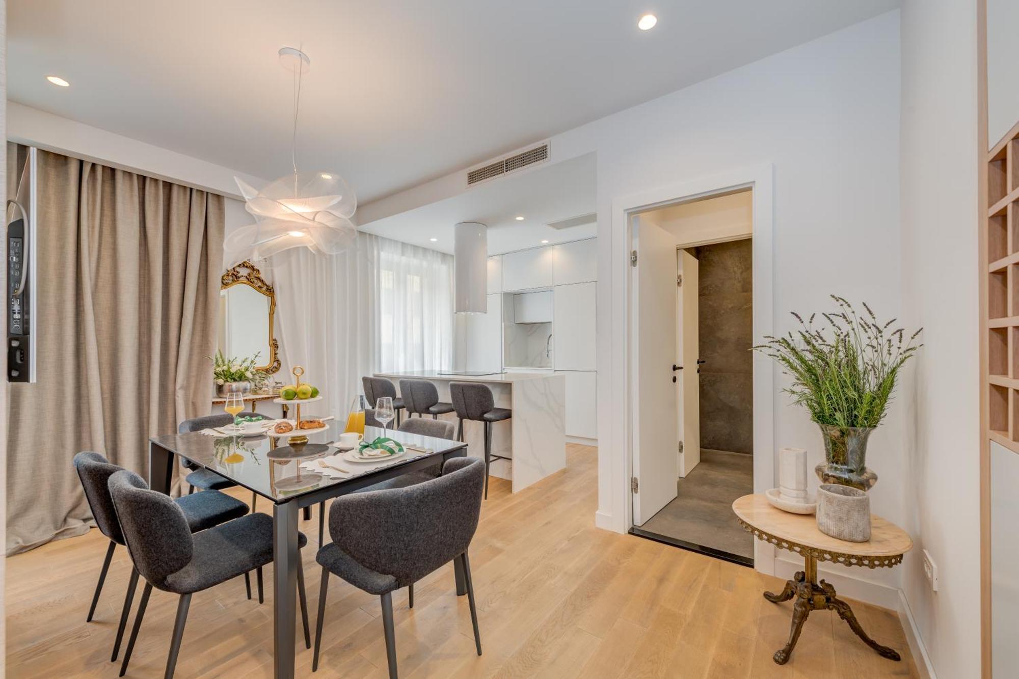 Top Location! Spacious Lux Apartment -5 Min From Beach & Centre Split Bagian luar foto