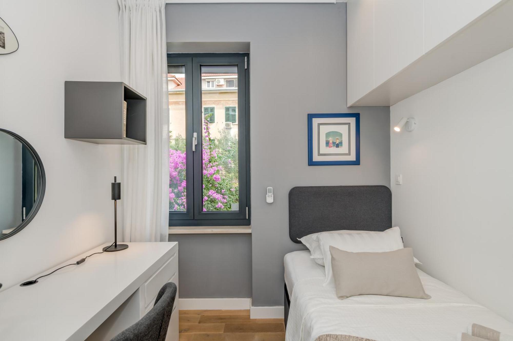 Top Location! Spacious Lux Apartment -5 Min From Beach & Centre Split Bagian luar foto