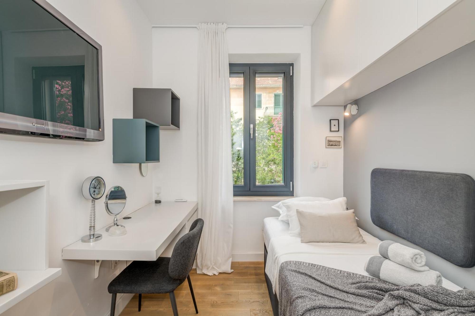 Top Location! Spacious Lux Apartment -5 Min From Beach & Centre Split Bagian luar foto