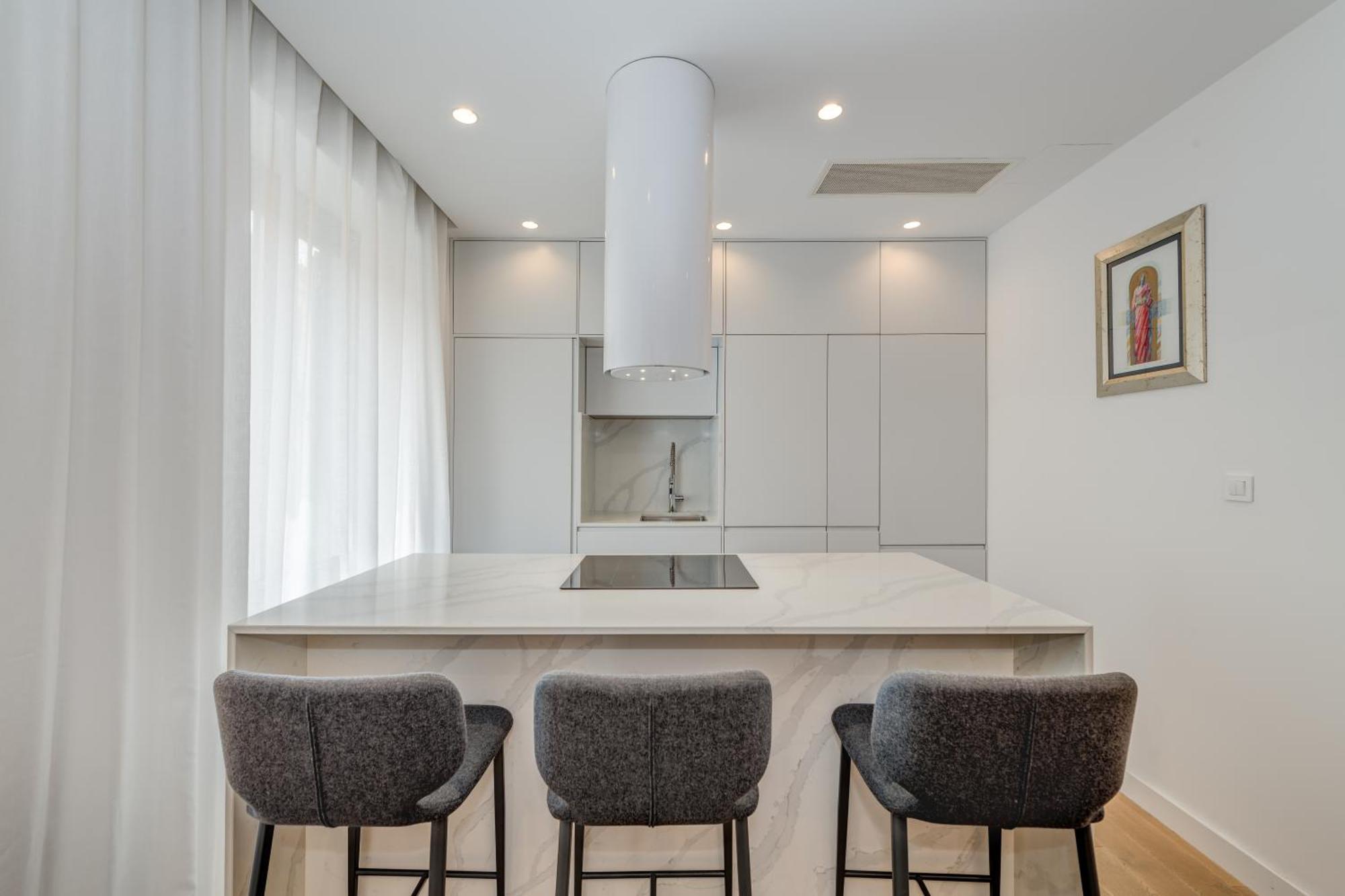 Top Location! Spacious Lux Apartment -5 Min From Beach & Centre Split Bagian luar foto