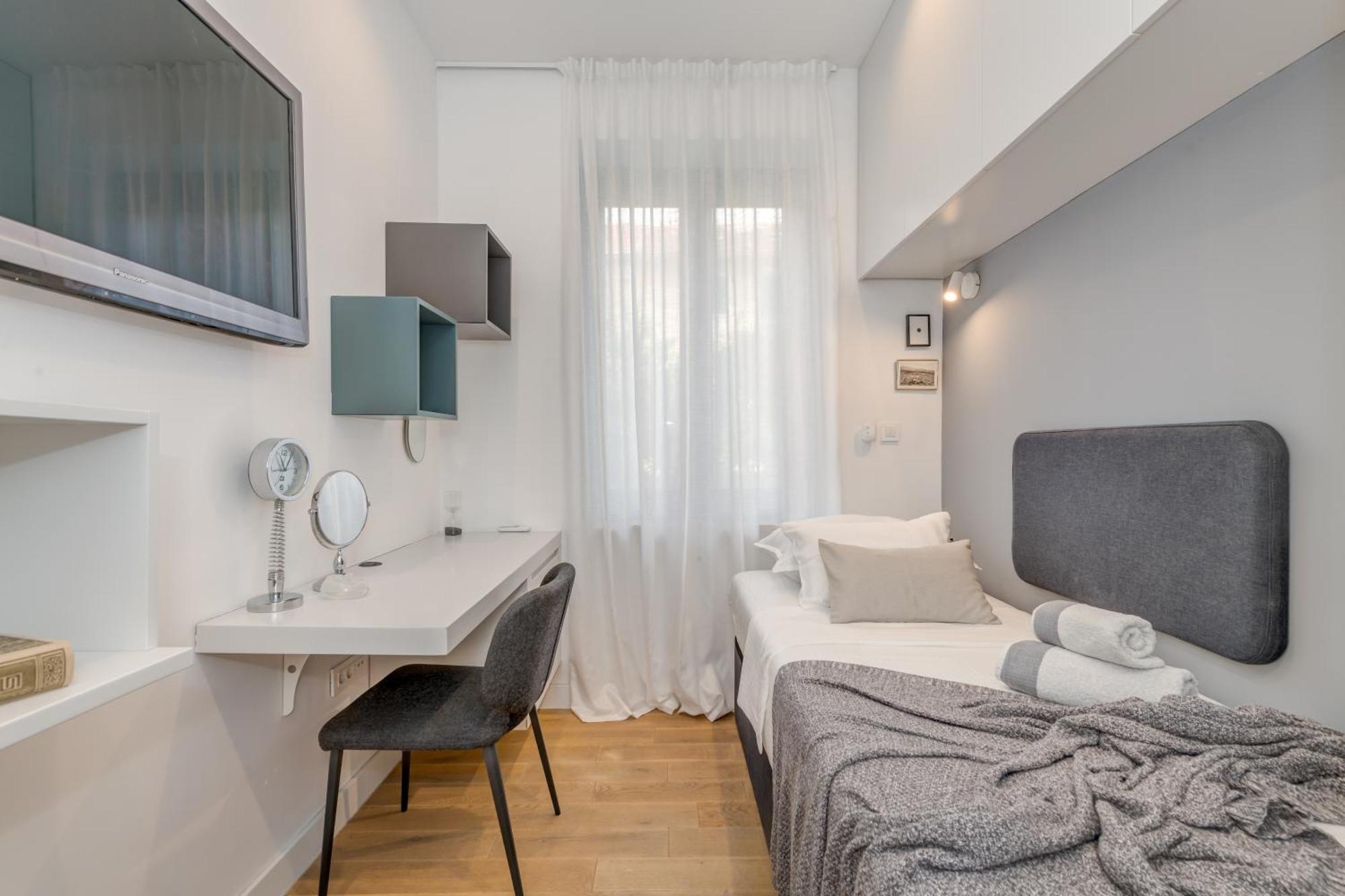 Top Location! Spacious Lux Apartment -5 Min From Beach & Centre Split Bagian luar foto